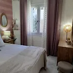 With Stunning View - Syros Feriehus
