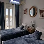 With Stunning View - Syros Feriehus