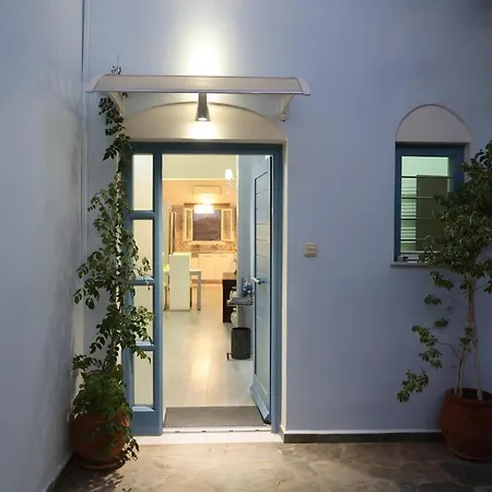 Feriehus With Stunning View - Syros Vári