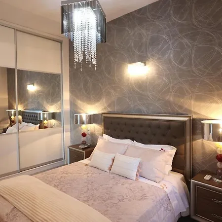 With Stunning View - Syros Vári