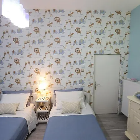 With Stunning View - Syros Feriehus Vári