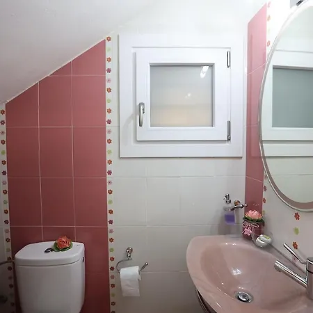 With Stunning View - Syros Vári